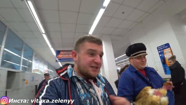 ДЕРЕВЕНСКИЙ ПИКАП ДЕВУШЕК НА ЖИГУЛИ! С КУРИЦЕЙ В ЦЕНТРЕ ГОРОДА!