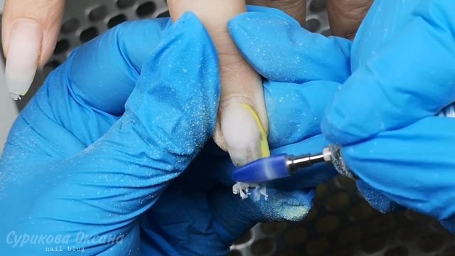 Жуткая отслойка гелевого типса, грязь под ногтями ? у кого было также? Снимаю нарощенный ноготь