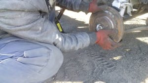 Замена 13 тормозных дисков на 14 на девятке!!