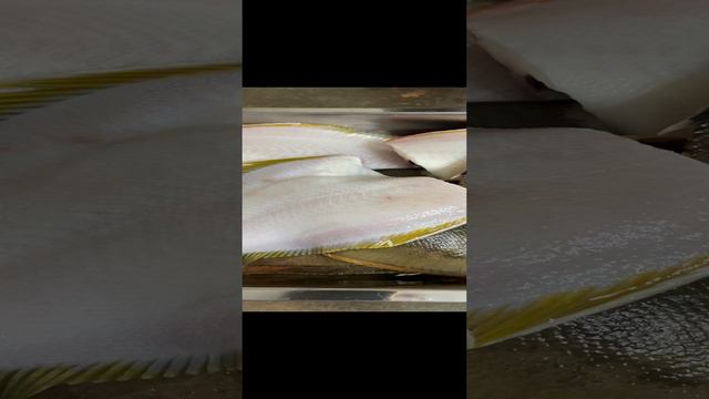 Не знаете, что приготовить на ужин? Да просто купите камбалы. Чистится легко, готовится быстро. смотреть онлайн