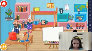 Pepi House. Leyla играет в Пепи Хаус.