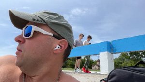 Загараю на пляже река темерник 