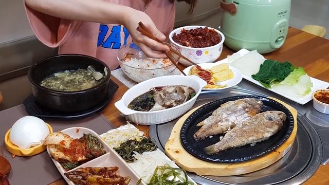 ?16첩반상+갓지은밥?한식집밥 땡기는 날엔 반찬가게 탈탈 털어서 먹방?(간장게장,생선구이,나물,계란말이,햄구이)MUKBANG ASMR EATINGSHOW REALSOUND 요리먹