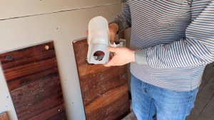 Показываю какую самоделку сделал жене, а соседка теперь завидует.