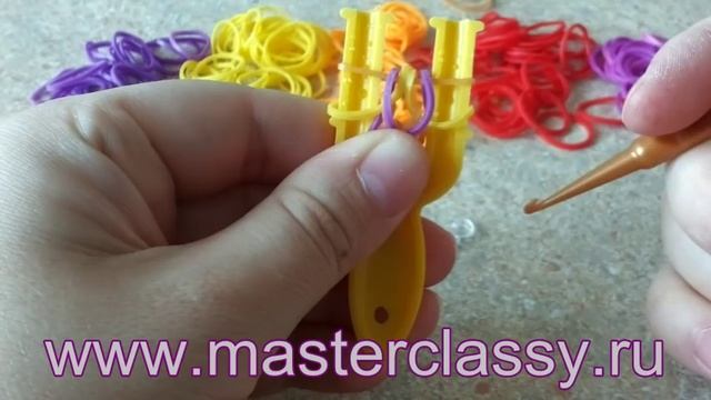 Браслет на рогатке из резинок Loom. Сердечки: лучшее видео смотреть онлайн