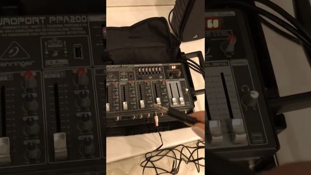 Подключаем колонки на Инженерной 6 в Синем зале. ВЫКЛЮЧИТЕ ЗВУК перед вкл-ием и откл-ием устройства смотреть онлайн