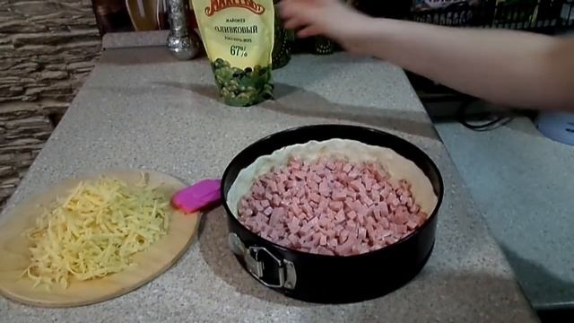 БЫСТРЫЙ ПИРОГ- ПИЦЦА! Слоеный пирог с колбасой и сыром