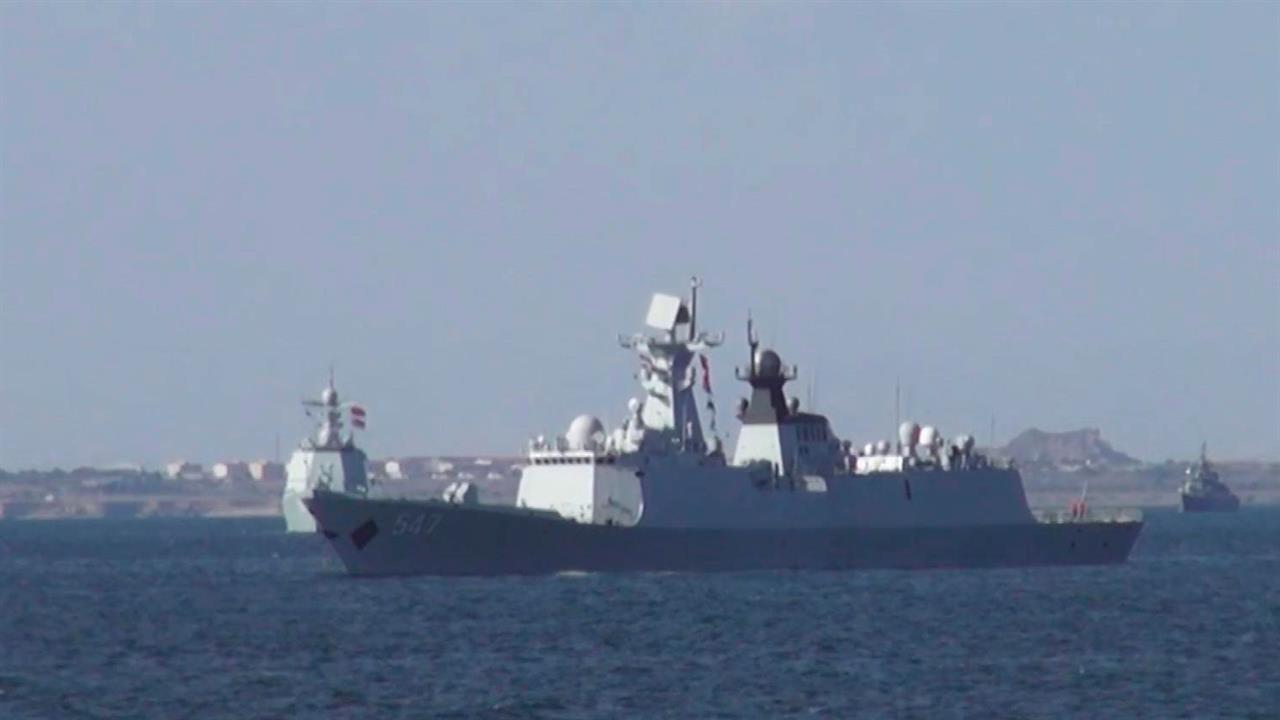 Крейсер "Варяг" и фрегат "Маршал Шапошников" вышли на учения в Оманском заливе