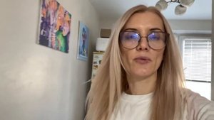 ВЛОГ: Поругалась в кинотеатре. Кира разбила телефон. Сюрприз от друга Киры.