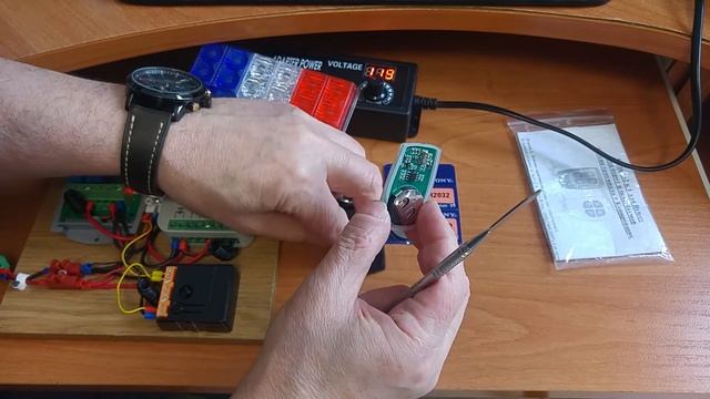 Все очень просто ! замена батарейки пульта 2 в 1 дистанционного управления воротами смотреть онлайн