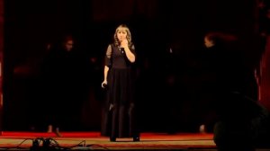 Поет очень красиво. Алена Стрельникова