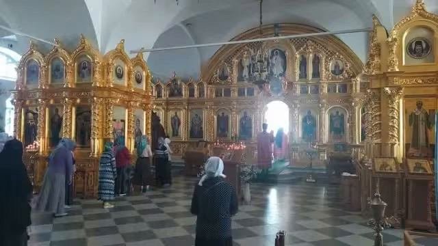 Страстотерпцев царя Николая, царицы Александры, царевича Алексия, великих княжон Ольги, Татианы, Ма