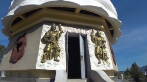 Белый будда в Нячанге, пагода Лонг Шон - самый популярный буддийский храм в Нячанге