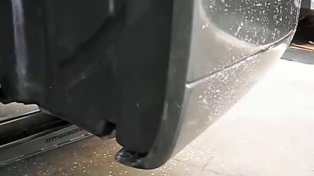 Lexus ES330 inner fender liner part 2 смотреть онлайн