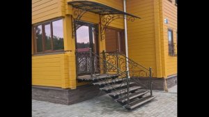 Крыльцо к дому с навесом