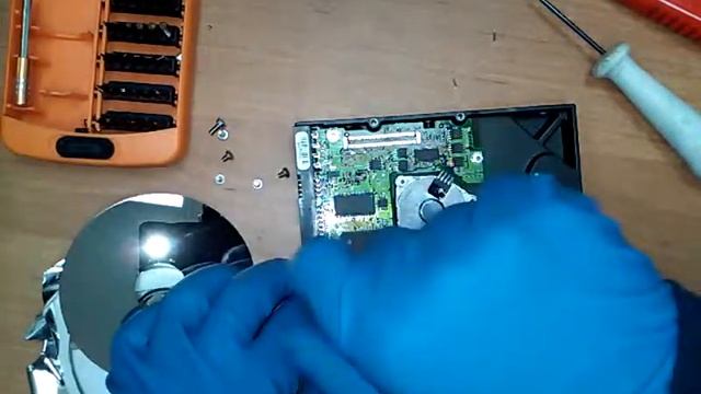 Разборка старого жесткого диска - Maxtor HDD dismantling
