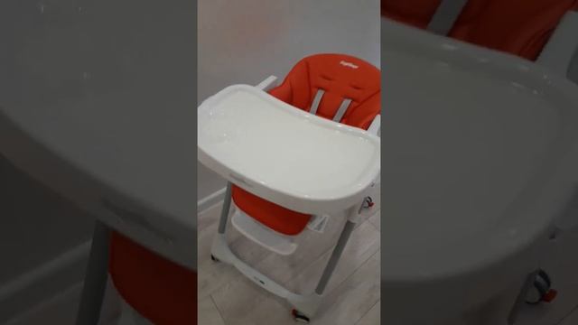 Стульчик для кормления Peg Perego Prima Pappa Follow Me Fragola