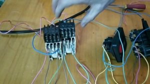 Реверсивное подключение двигателя. Без схемы.