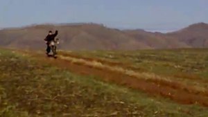 Мотоцикл с жигулёвским колесом))))