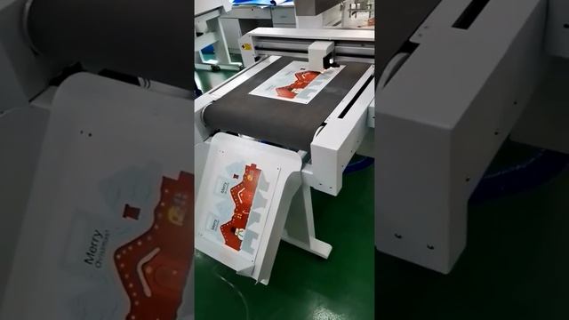 Auto-feeding flatbed cutter , Rigorous testing  ,  Quality Assurance