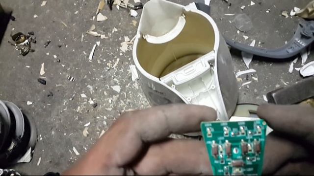 А есть ли золото в чайниках? Разборка. смотреть онлайн