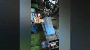 Сжимаем жесткую пружину на автомобиле))