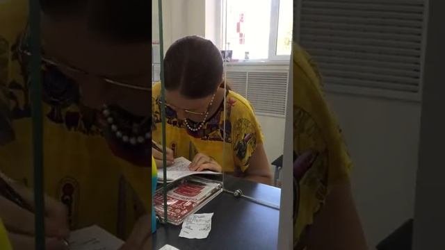 Неадекватный посетитель аптеки