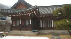 Традиционный корейский дом Ханок(внутренний двор)