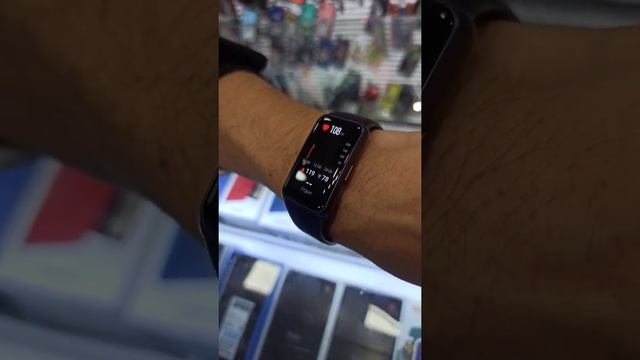 ?Умные часы HUAWEI Band 6