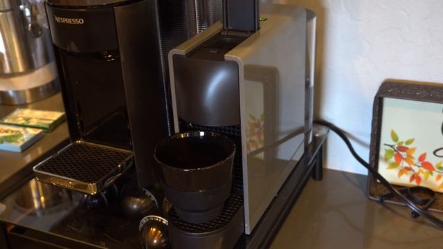 Nespresso Essenza Mini Unboxing and Use смотреть онлайн