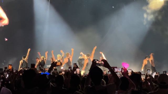 ROSE - On The Ground (Live @ Coachella 2023 Weekend 2)