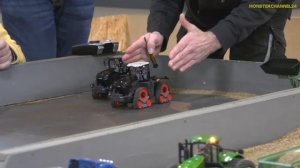 Радиоуправляемые тракторы в вымышленной ферме