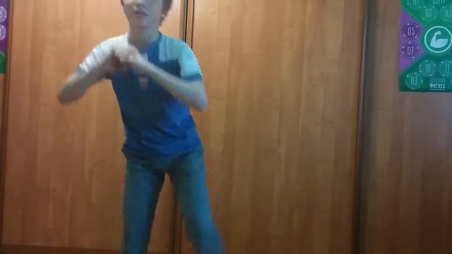 Приседания и махи ногами смотреть онлайн