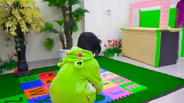 Юника влог - в Королевстве ФэнтазиГрад! ВЕНСКИЕ ВАФЛИ своими руками - Unika смотреть онлайн