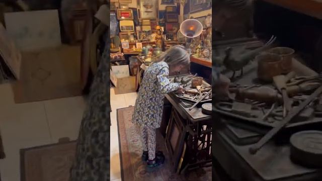Антикварная лавка,обзор,покупка старинных весов и гирь.Египет, Хургада.