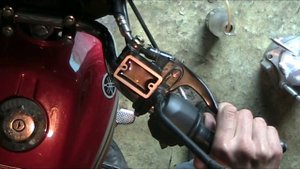 Как заменить тормозную жидкость на YAMAHA YBR 125