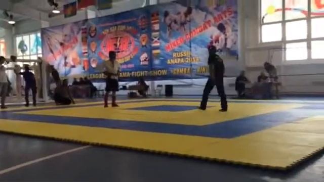 Ингуш в красном шлеме против Дагестанца.. смотреть онлайн