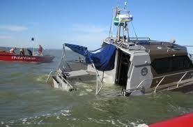 Двигатель пошел в разнос. Взрыв движка катера/boat explosion