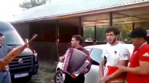 На Пандуре Гусейн Амирханов На Баяне Ахмед Лабазанов