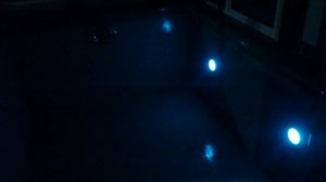 Светодиодная подсветка в бассейне