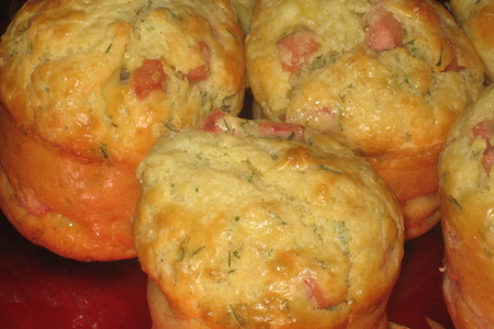 Закусочные маффины с колбасой и сыром смотреть онлайн