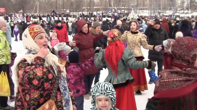 В Иркутске 26 февраля 2023 года на заливе Якоби прошла "Казачья Масленица" с сожжением чучела смотреть онлайн