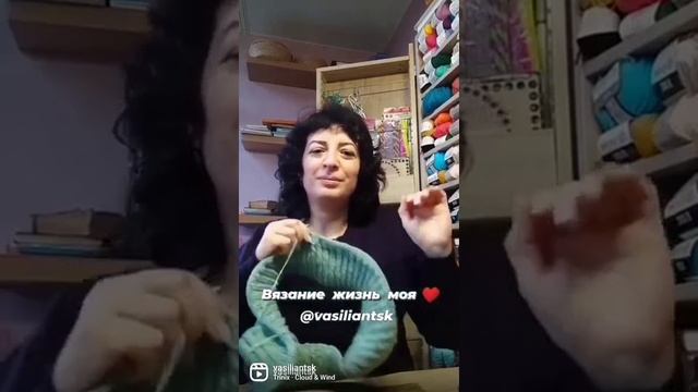 Вяжу женский свитер спицами и крючком ❤