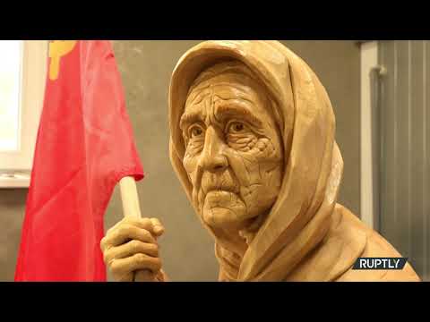 Воронежец вырезал скульптуру украинской бабушки из дерева