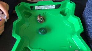 Бейблэйд Турнир ФАФНИР какой из беев Фри Де Ла Хойя самый сильный Beyblade Burst Видео для детей ki