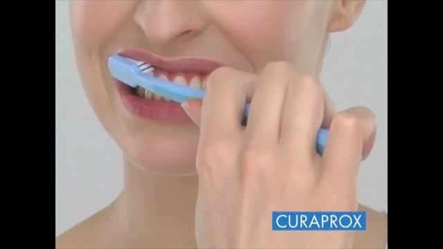 Техника чистки зубной щётки Curaprox смотреть онлайн
