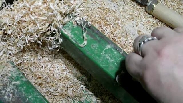Резец для внутреннего точения,вилка,из быстрореза))Как сделать отверстие для крепления болтом.