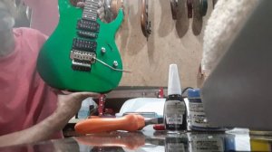 Cirurgia na Ibanez RG 570.