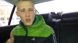 парень круто читает рэп.mp4