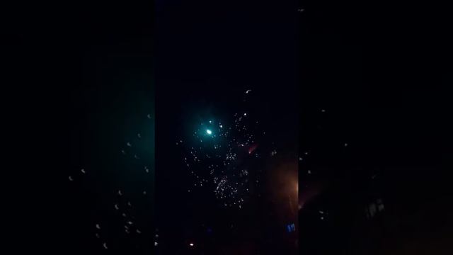 С Новым Годом соседские окна!!!! смотреть онлайн